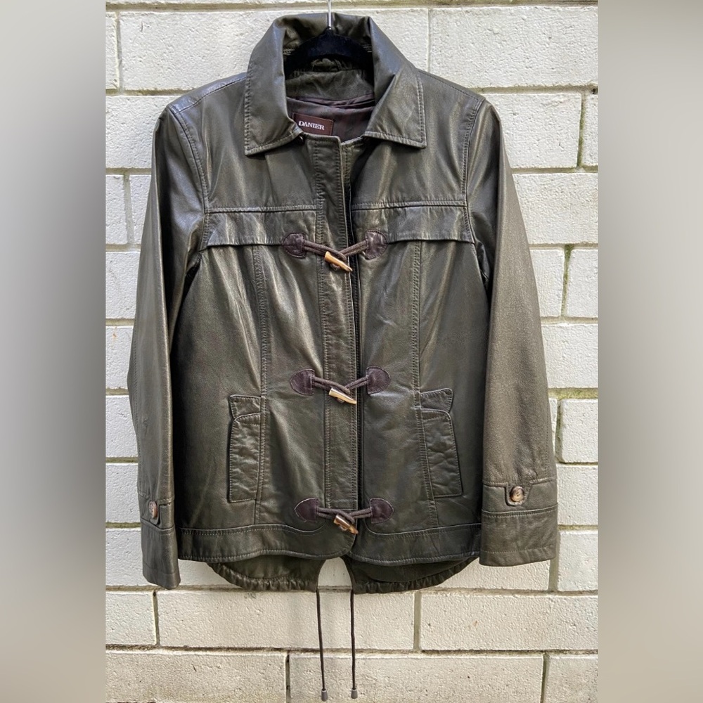 Danier Olive Green Leather Toggle Coat: XS, Removable Lining